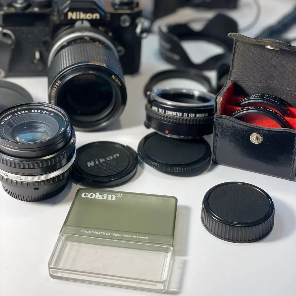 NIKON FM Vintage Black Body camera w 2 LENSES & many accessories - Picture 3 of 16